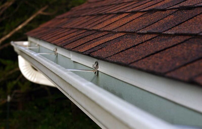 clean roof and gutter after roof cleaning and gutter cleaning services in san antonio